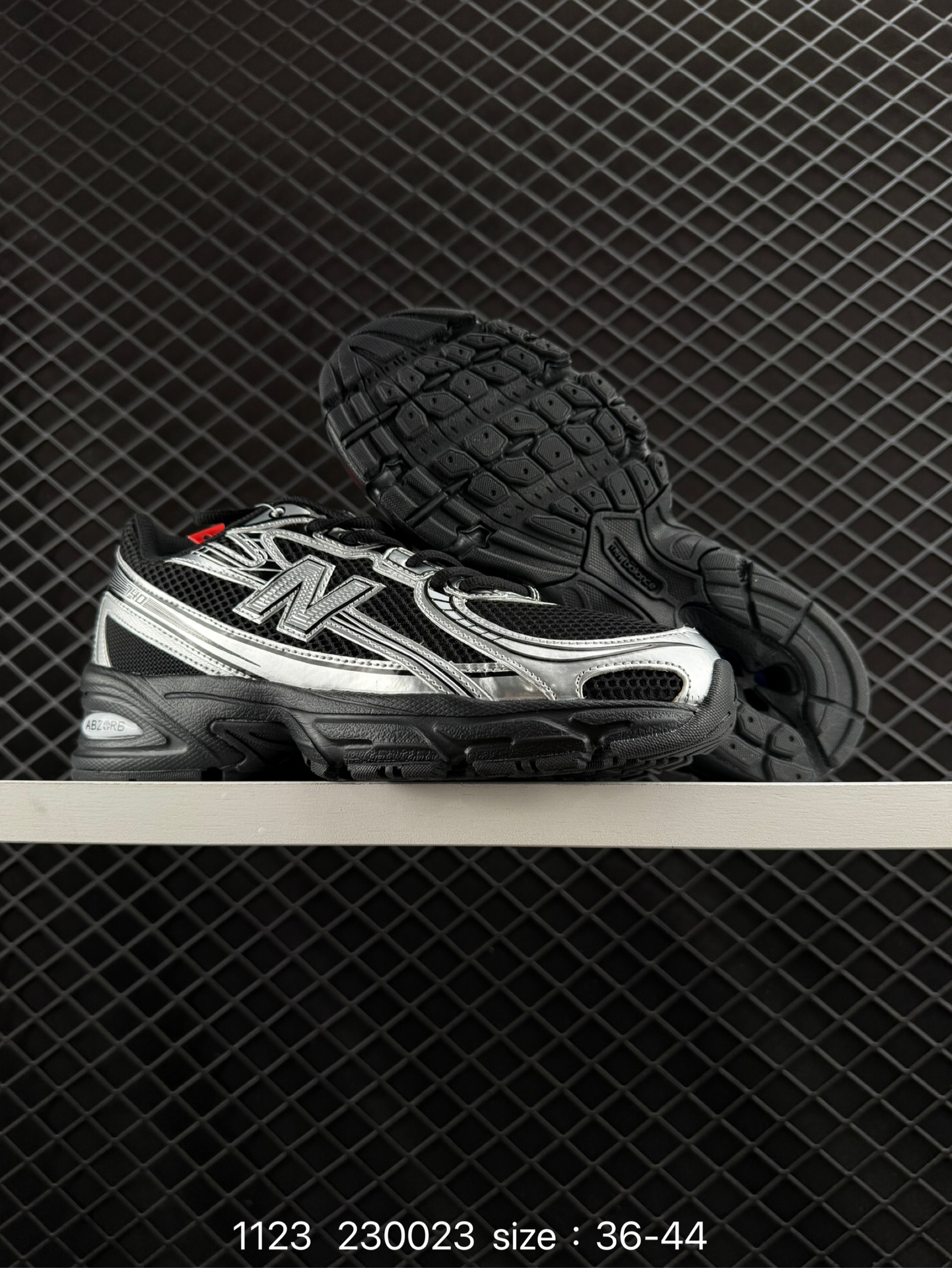 New Balance MR740 NB